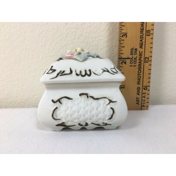 Vintage UCGC Trinket Box Porcelain Bisque Dresser Pill Jewelry Flowers Korea - Picture 6 of 12